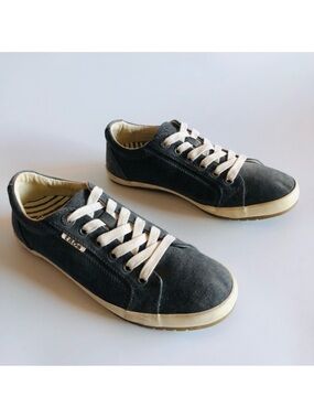 Taos Star Charcoal Gray Lace Up Sneakers